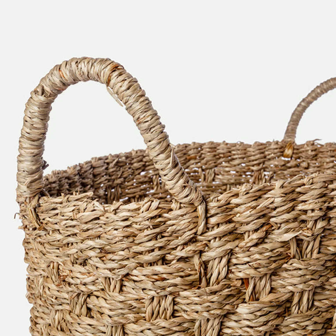 Cesta con asas
