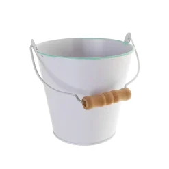 Cubo de hierro gris