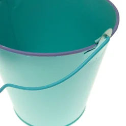 Cubo de hierro verde