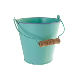 Cubo de hierro verde